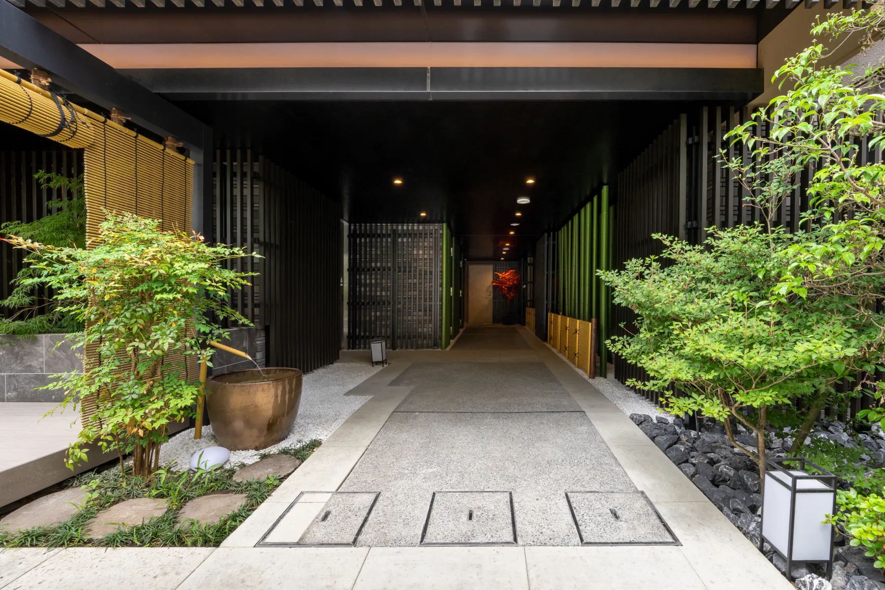 Garden path — Entrance walkway