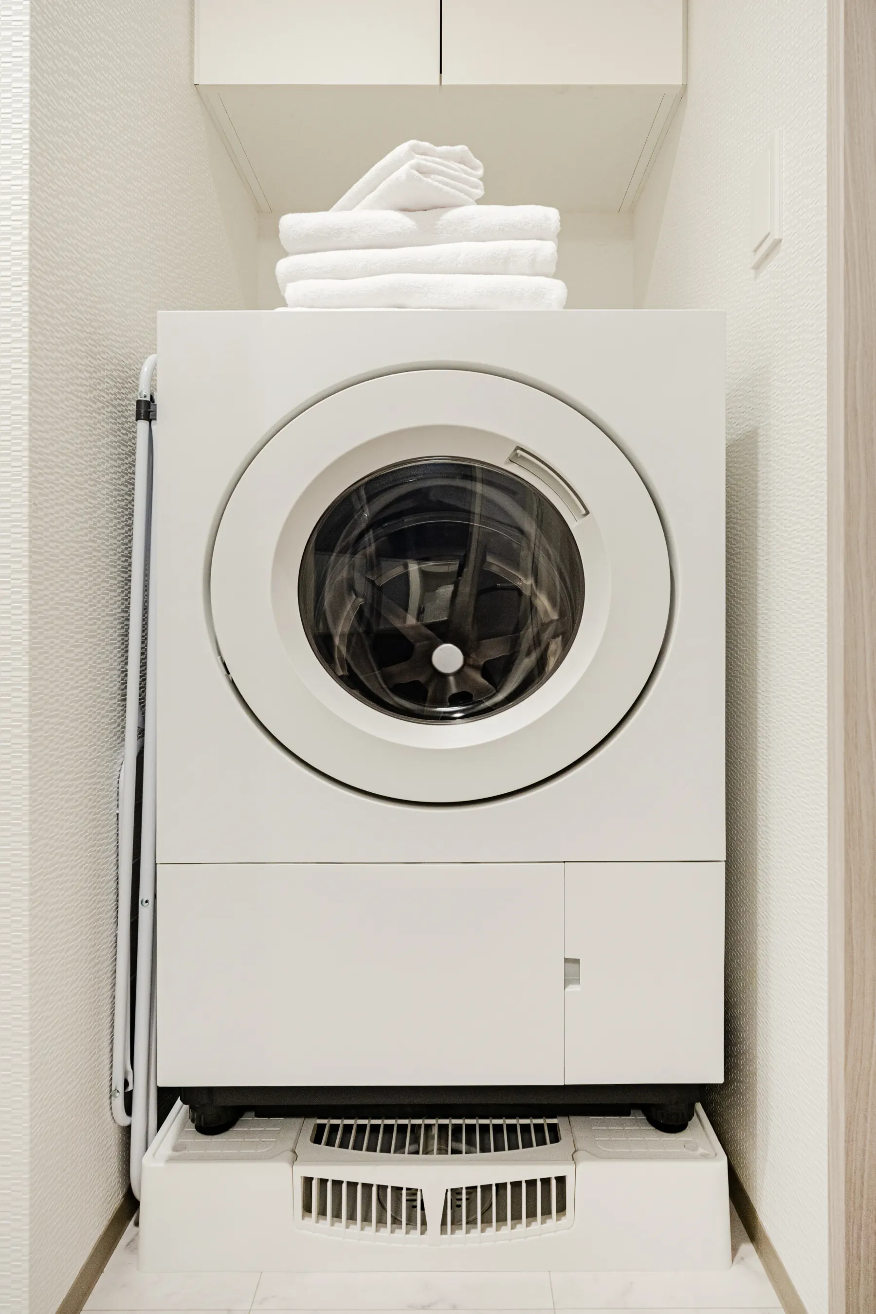 Type B · 2-Bedroom Suite: washing machine laundry closet