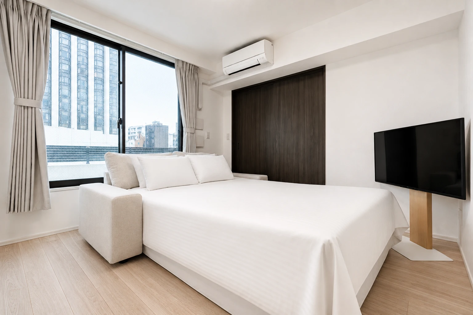 Type C · 3-Bedroom Suite: bedroom city view tv