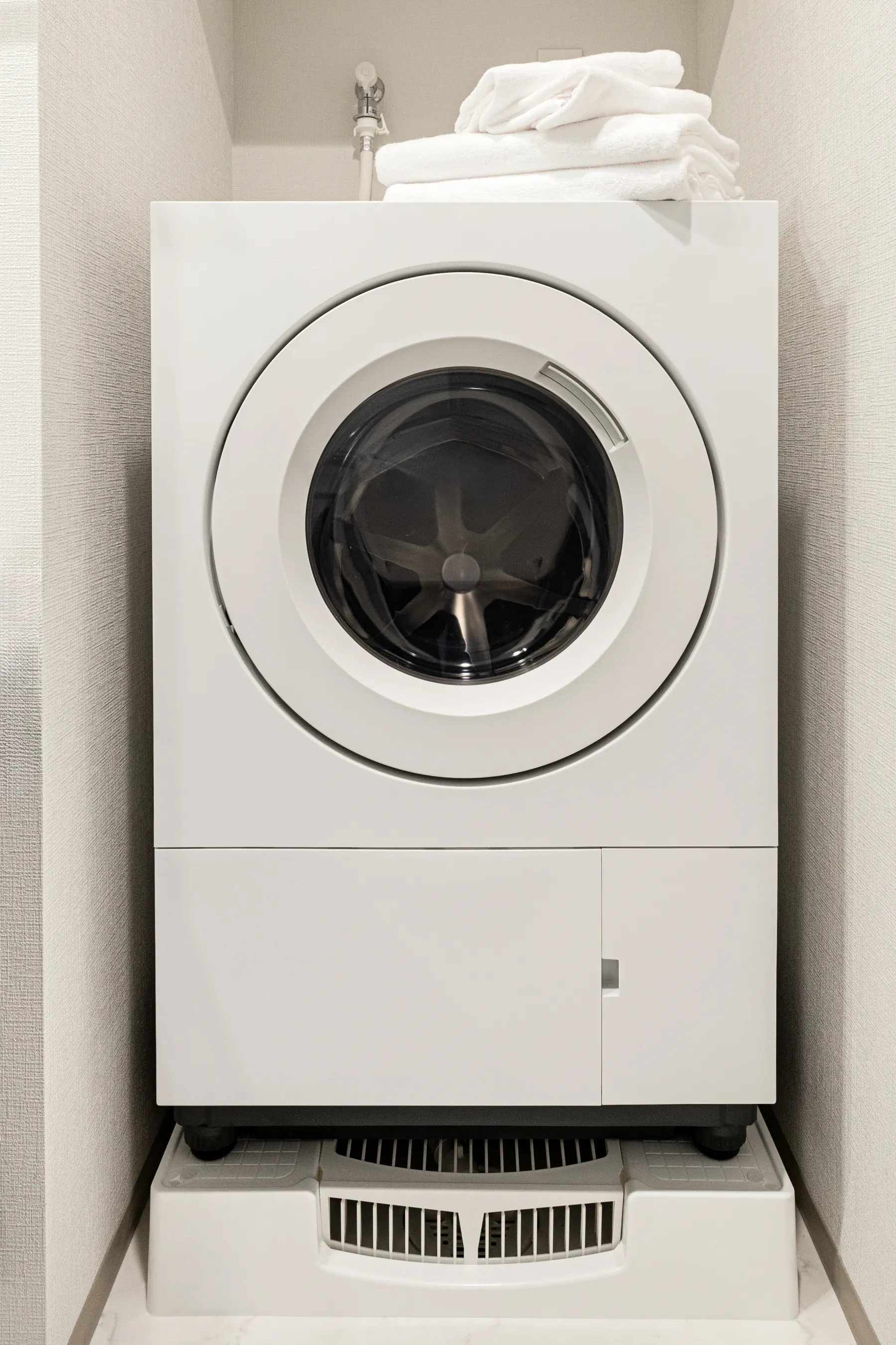 Type C · 3-Bedroom Suite: washing machine laundry closet